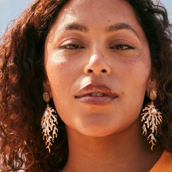 Kendra Scott Shea Vintage Gold Statement Earrings in Ivory Mix NWT - Picture 8 of 8